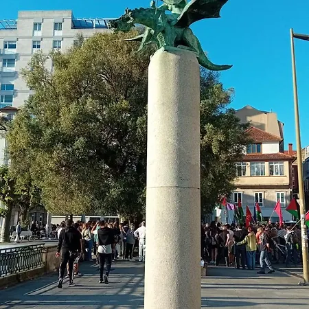 Vivienda En Casco Antiguo De ヴィーゴ